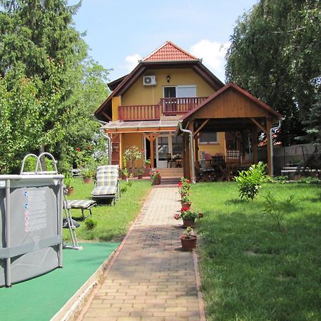 Gyoengyhaz Nyaralo Villa Gyomaendrőd Eksteriør billede